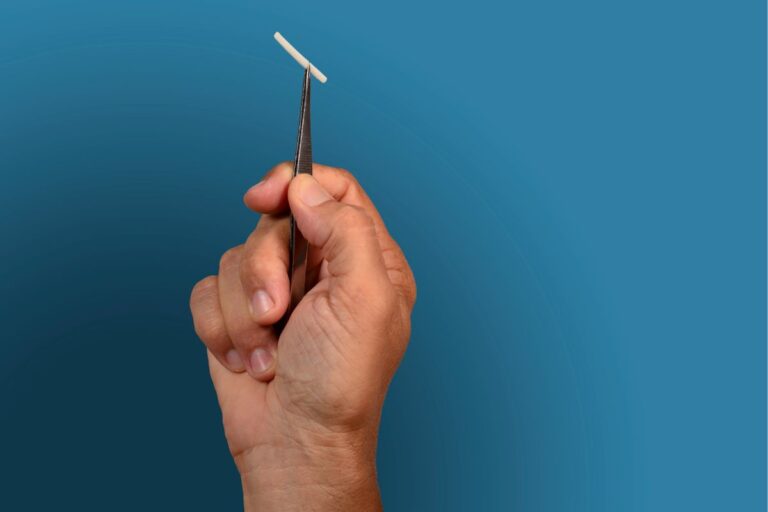 beneficios dos implantes hormonais